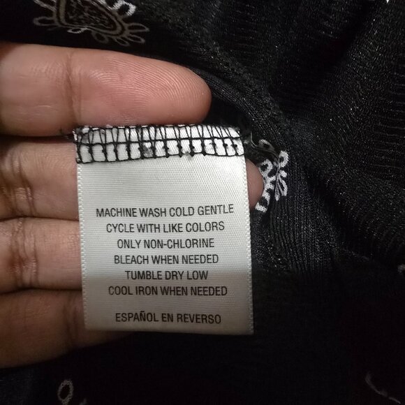 Style & Co. Women's Black & White Floral Button-Up Blouse Size Large (Petite) - Picture 4 of 7